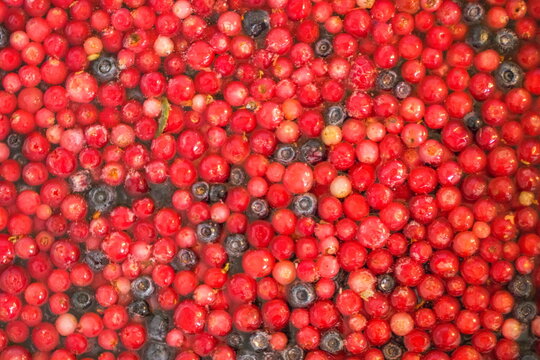 Texture of cranberry and blueberry compote when cooking