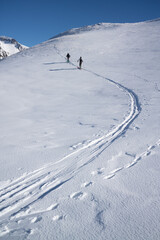 Fototapeta na wymiar Alpes, ski de randonnée