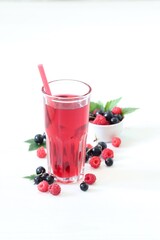 cranberry juice with berries