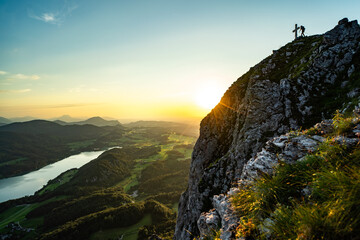Wandern Fuschlsee Schober Berg salzkammergut österreich alpenraum sonnenuntergang gipfelkreuz