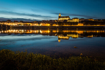Obraz premium City of Blois at night