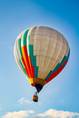Obraz premium Colored hot air balloons in the sky
