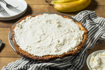 Homemade Sweet Banana Cream Pie