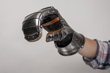 Reconstruction of Renaissance plate gauntlets for tournaments of medieval knights