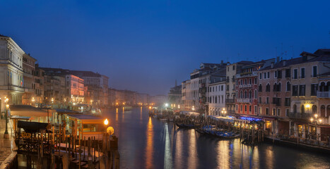 Fototapeta na wymiar Night at Venice