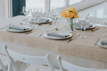 montaje de mesa almuerzo cena boda 