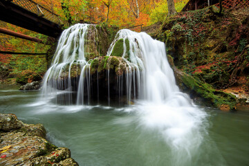 Fototapeta na wymiar Bigar waterfall,Romania