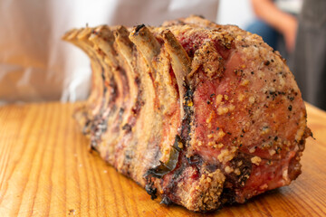 costillas prime de cerdo ala parrilla ,   prime rib de cerdo con especias al carbón 