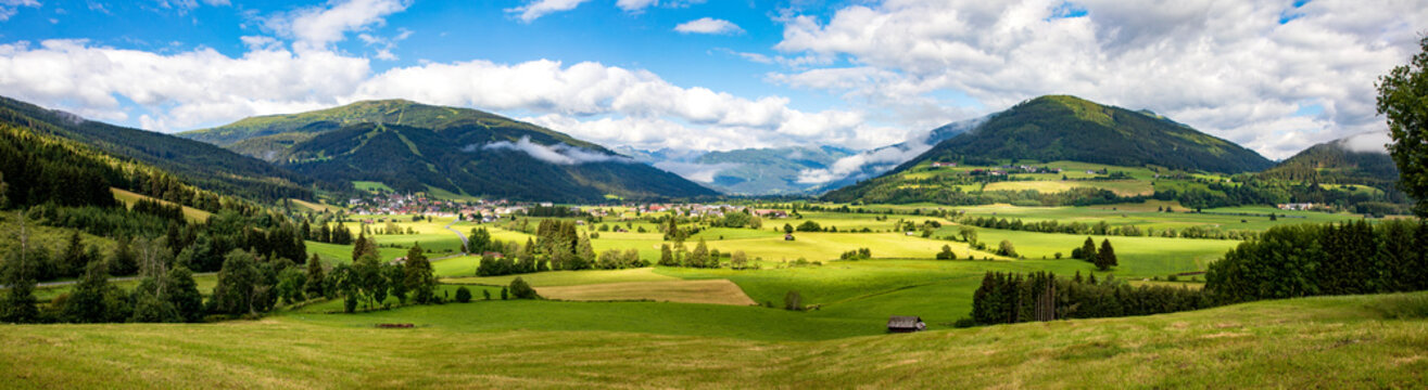 Sankt Margarethen im Lungau in K&auml;rnten &Ouml;stereich, Panorama.
