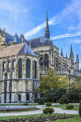 Obraz premium Apse (Abside) of Notre-Dame de Reims cathedral (Our Lady of Reims, 1275). Cathedral is seat of Archdiocese of Reims, where the kings of France were crowned. Reims, Champagne-Ardennes, France.