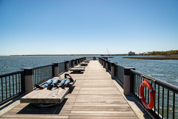 Obraz premium Fishing pier at the Waterfront Park, in Charleston, South Carolina.