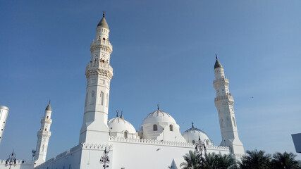 Fototapeta na wymiar Masjid-e-Quba the first mosque in the history of Islam in Madina Munawara, Saudi Arabia