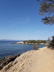 plage et roches du littoral