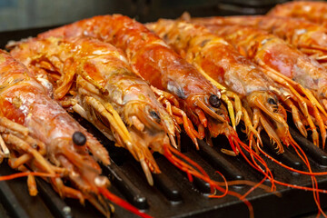 grilled shrimps whole set seafood delicious fresh pattern red whole asia dishes