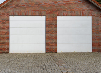 Weiße Garagentore 