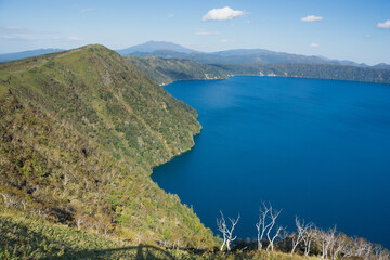 青い湖面の湖　摩周湖
