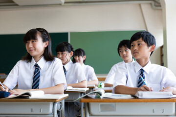 中学生の授業風景