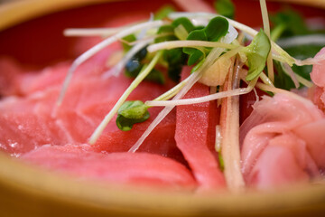 日本人だけではなく世界でも人気が高い鮪の刺身丼