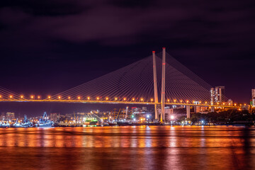 Fototapeta na wymiar Night landscape with views of the Golden bridge