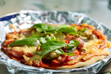 キャンプでピザ