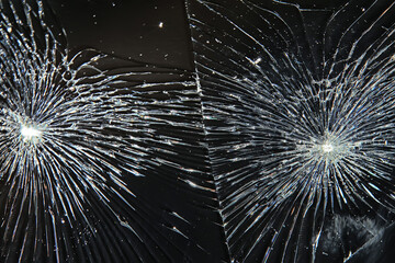 Obraz premium cracked black glass / broken glass abstract texture background