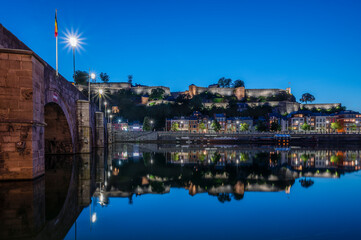 Fototapeta premium Namur à l'heure bleue