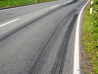 Brake track on the asphalt