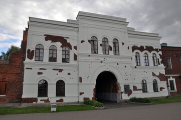 Fototapeta na wymiar Brest, Belarus. The inner facade of the Kholmsky Gate of the citadel of the Brest Fortress. Memorial complex Brest Fortress.
