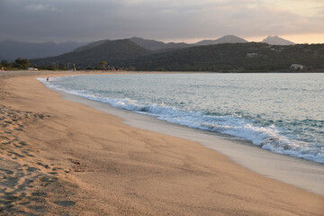 Fin de journée à la plage de Lozari, Corse