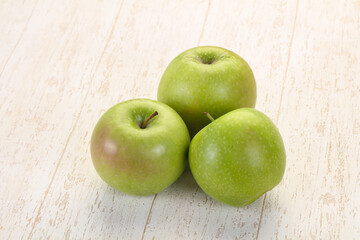 Green ripe apple