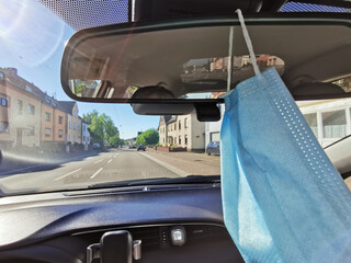 Mundschutz im Auto