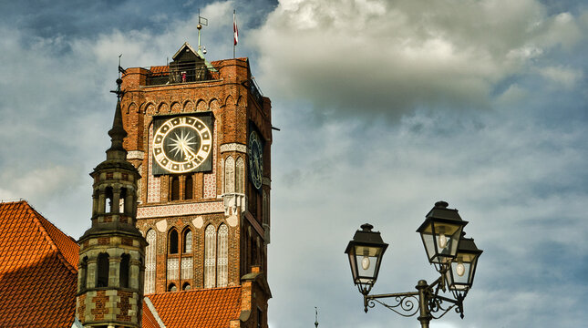 ARCHITEKTURA STAREGO MIASTA. TORUŃ, POLSKA, EUROPA. 