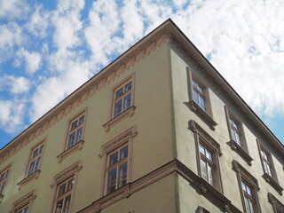 Perspektive - Bürgerhaus mit Altbauwohnungen im urbanen Raum