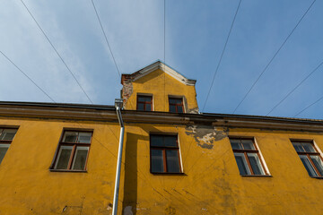 Fototapeta na wymiar streets and buildings in the Tartu