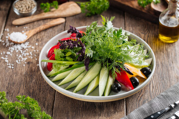 Fototapeta na wymiar Fresh vegetables platter appetizer 
