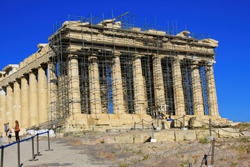 Obraz premium Greece, Athens, June 16 2020 - View of Parthenon temple at the archaeological site of the Acropolis.