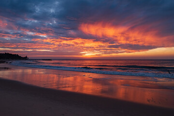 Obraz premium Sunrise on the Beach of Phan Thiet, Vietnam