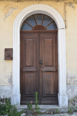 Vielle porte de maison en Corse