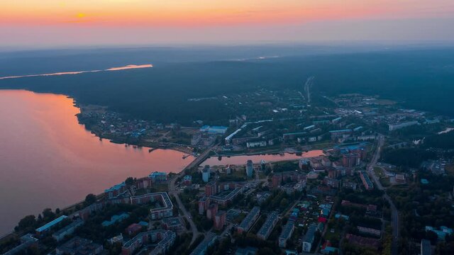 Ular yigitning mushukiga tegishadi