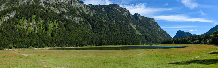 Fototapeta na wymiar Panorama Lake Mittersee 2