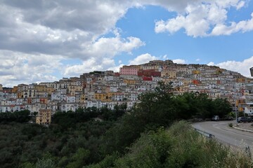 Fototapeta na wymiar Calitri - Panorama del borgo da sud-est
