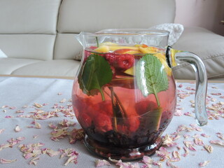 Zdrowy napoj owocowynnaturalne skladniki © Iwona