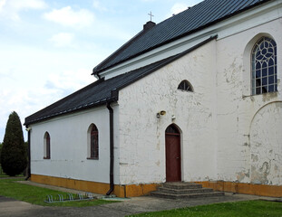 Naklejka premium a rime-catholic branch church built in the neo-baroque style in 1625 by the Carmelite shoemaker monks, currently dedicated to the Nativity of the Blessed Virgin Mary in the village of Wąsocz in Podlas