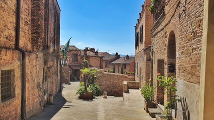 Hisyorical narrow street of Città della Pieve, a Medieval city that dominate up Val di Chiana at the border of Umbria and Tuscany in Italy.