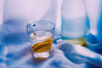 lemoniada cytryna w wodzie © Kamila