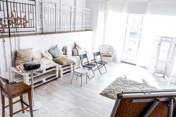 pallet interior home - white living room