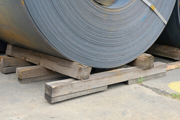 Fototapeta na wymiar Wooden dunnage and separation of hot rolled steel coils