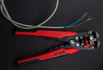 Insulation stripper automatic