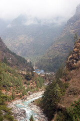 Dudh Kosi river valley near Namche Bazaar, Everest trail, Himalayas, Nepal - obrazy, fototapety, plakaty