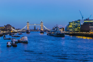 Obraz premium Amazing view of River Thames and famous Tower Bridge on the backgrounds in the evening. London, Great Britain.
